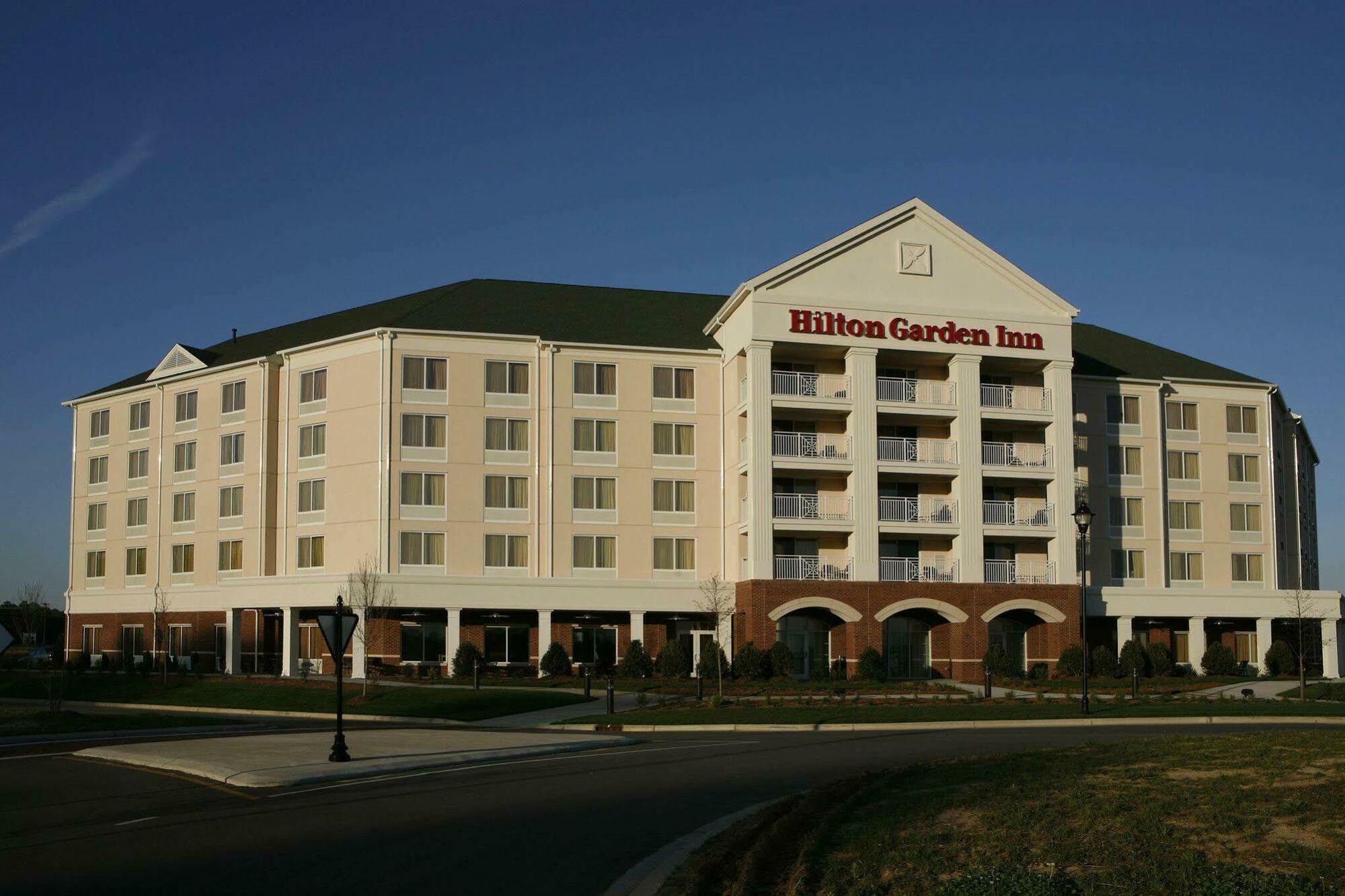 Hilton Garden Inn Roanoke Rapids Ngoại thất bức ảnh